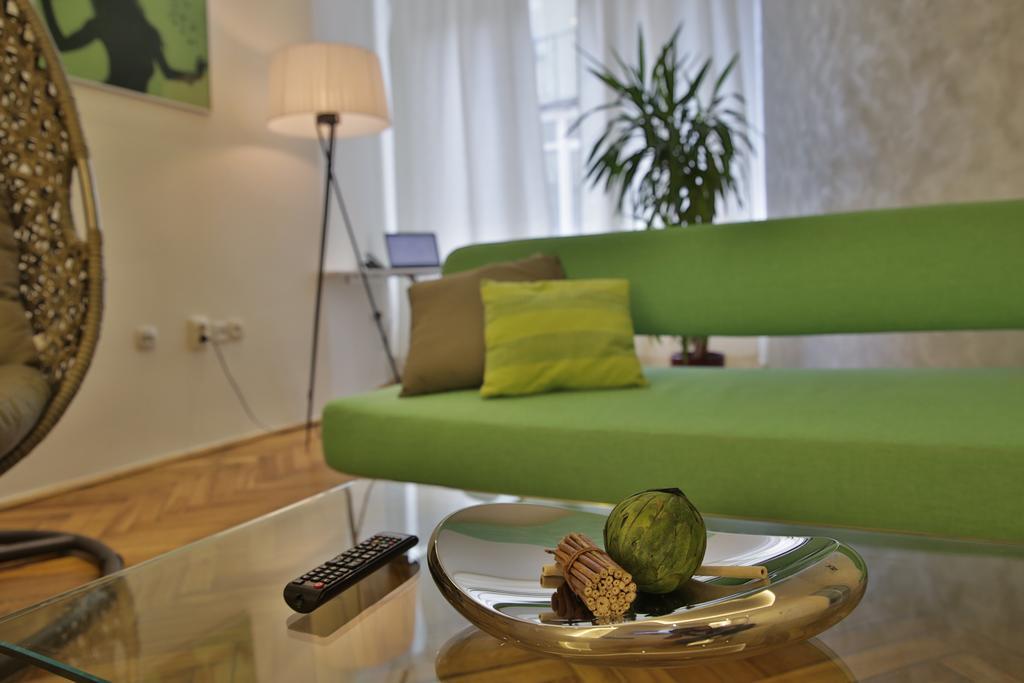 Alek Apartment *